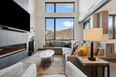 Image de One Riverfront Condo 505