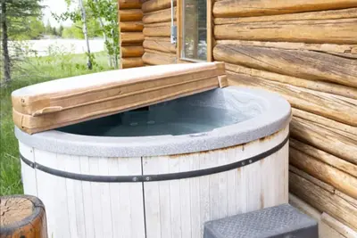 Image de Summer Rates at Three Peaks Log Cabin, Scenic Views