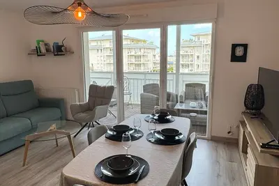 Image de Charmant 2p avec balcon, proche plage et centre | Parking | Wifi | 4 pers | Cabourg