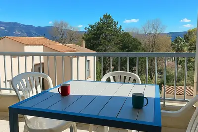 Image de Appartement Rénové Climatisé à 300m Plage avec Parking