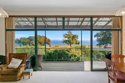 Image de Fantastic Lake Front at 32