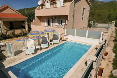 Image de Maison de vacances Neoric pour 1 - 8 personnes avec 3 chambres à coucher - Maison de vacances