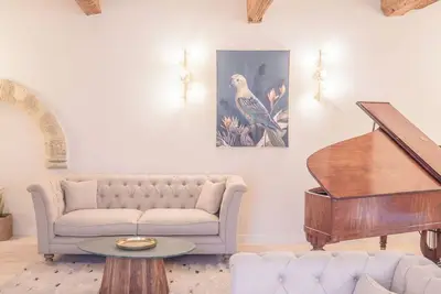 Image de Chez Nerthe, Maison 5* de 2 à 6 personnes, avec jacuzzi et piscine, à Pézenas