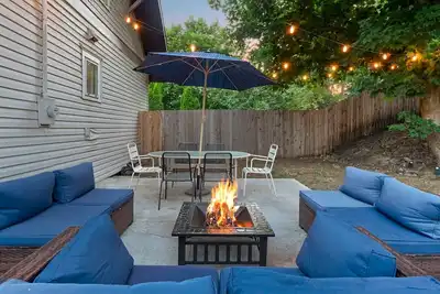 Image de Historic 5br Home with Games Minutes to Downtown