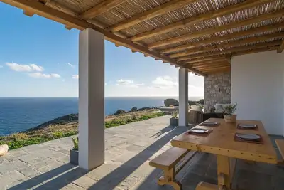 Image de 2-Bedroom House in Milos with Unforgettable Aegean Sea Views