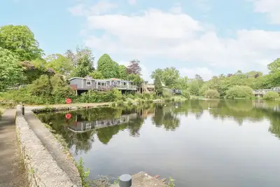 Image de Mulberry Cabin On The Lake, with a garden in Caernarfon