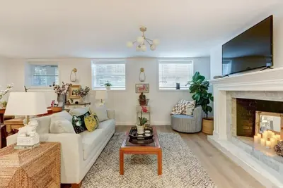 Image de The Murph @ Chippewa Square | Modern Decor