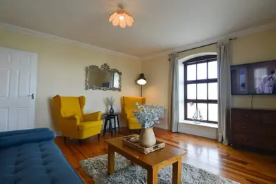 Image de Peaceful &Cosy Waterside Retreat