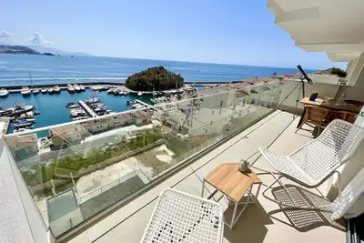 Image de Apartamento de Lujo, Vistas al Puerto Deportivo