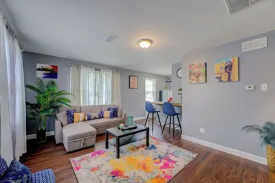 Image de Opulent Comfort with ShellCrestCorp Apt 101