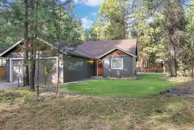 Image de Private cabin, hot tub, dogs welcome, close to river & mountains\n\n