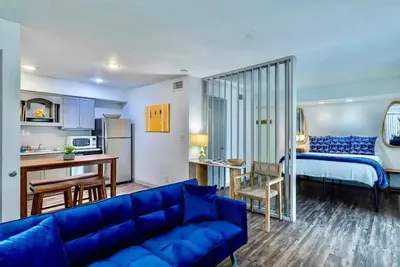 Image de Perfectly Located Stay @ Med-Center Pool + Gym!