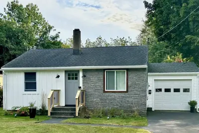 Image de 2Bd 1Ba fully renovated private home In Utica, Ny. Minutes to everything