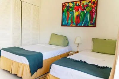 Image de The Holiday Hub close to amenities and beach view