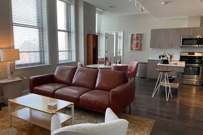 Image de Ultra Luxe 2-Bd Suite Unit in Downtown Rochester