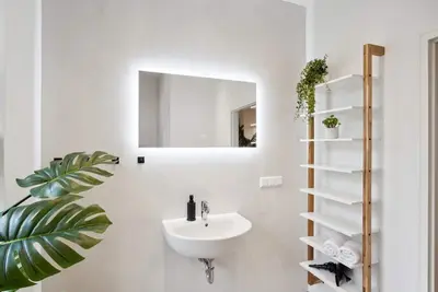 Image de Cosy apartment near the city center. Netflix/Disney+