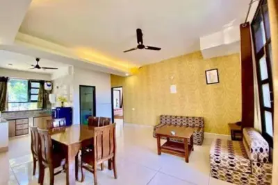 Image de Double Room with Mountain View - The Terrace Retreat by StayVues\n