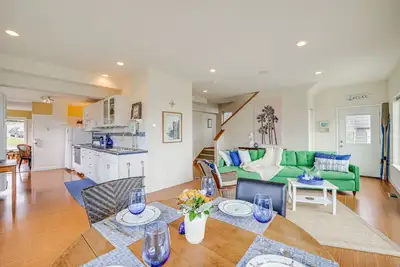 Image de Beautiful Birch Bay Retreat w/ Deck & Fire Pit!