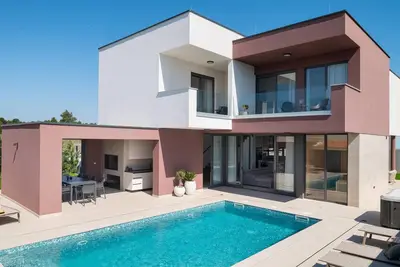 Image de Belle maison à Vrsi avec sauna