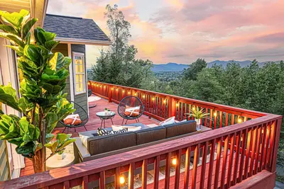 Image de Views w/Sauna+Hot Tub+Firepit+Gameroom+15minAVL