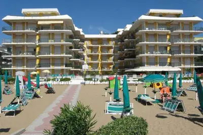 Appartement 'Residence Il Panfilo Sul Mare' avec vue sur la mer, piscine partagée et terrasse privée