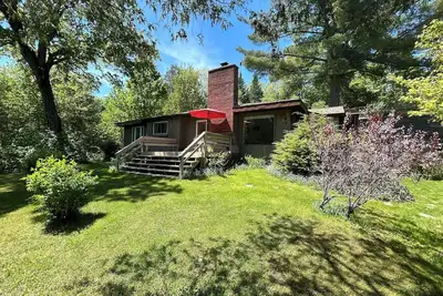 Image de AuSableRiverCottage-Frederic, Mi  Grill&Kayak Included. Sleeps 6