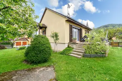 Image de Maison de vacances \"Chez Georges\" avec vue sur les montagnes, terrasse privée et Wi-Fi