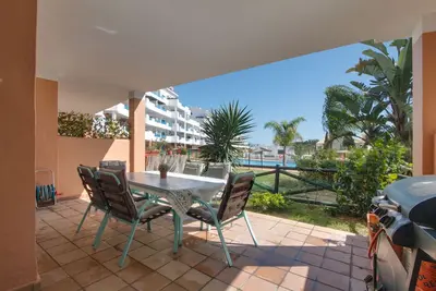 Image de Appartement 'Duquesa Suites Golf and Gardens' avec piscine partagée, Wi-Fi et climatisation