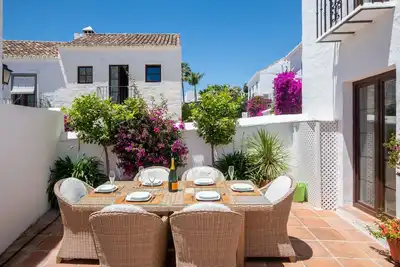 Image de Maison de vacances 'Townhouse El Naranjal' avec vue sur la mer, Wi-Fi et climatisation