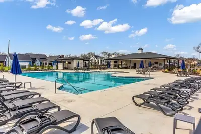 Image de Luxury Massive Townhome, Pool, Elevator, Amenities