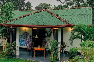 Image de Two separate bedrooms with attached bathrooms, kitchen and living room\n\n