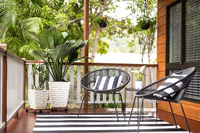 Image de The Cottage - Mountain Views 1br - 5 min to Beach