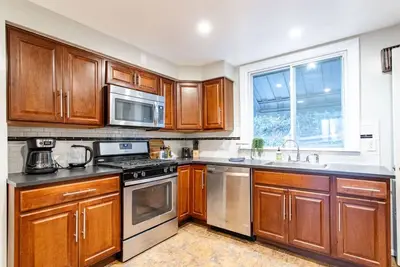 Image de Spacious5BR Pittsburgh Retreat | 9 Beds&Workspaces