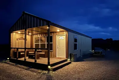 Image de Desert Quail Oasis: Style, Comfort & Easy Access
