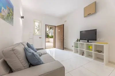 Image de Trilocale Corso Italia 23 piano terra con spazio esterno - Salento Reservation