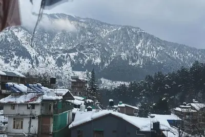 Image de pet friendly and everything nearby in the heart of old manali