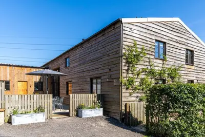 Image de The Old Tractor Shed, Cheltenham - sleeps 12 guests in 5 bedrooms