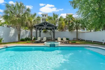 Image de Private Heated Pool & Hot Tub - Golf Cart - Steps to Beach - Crystal Beach
