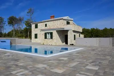 Image de Vacation home for 12 guests with 290m² in Vir (263791)