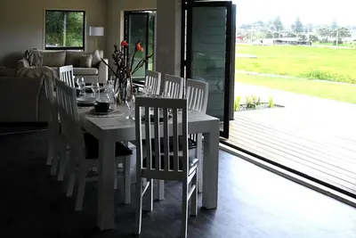 Image de Mee ‘N G’s Boat Shed \nMarokopa’s finest luxury stay!