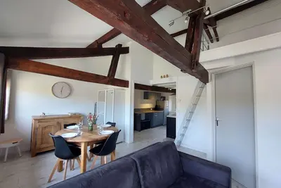 Image de Appartement Lumineux, vue Place Vival