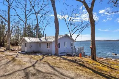 Image de Tide's Edge-New Oceanfront!