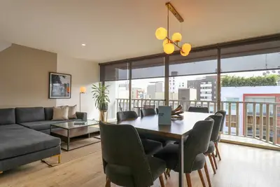 w* | Modern 2br w/Balcony in Miraflores