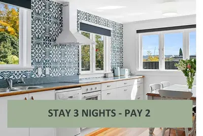 Image de Walk to the Lake & Town