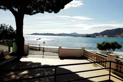 Image de Cap Ras 1 - Apartamento en primera línea de mar, frente a una cala de Llançà.