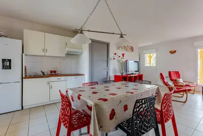 Image de Appartement Confortable Proche Océan avec Parking et Terrasse - 7 Pers