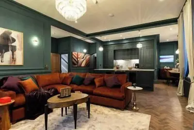 Image de Hob Hurst - Spacious 4 Bed Apt Hot Tub & Parking