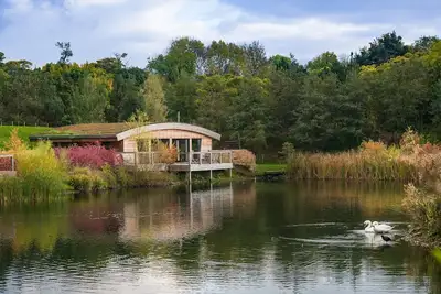 Image de Iris - a lodge that sleeps 6 guests in 3 bedrooms