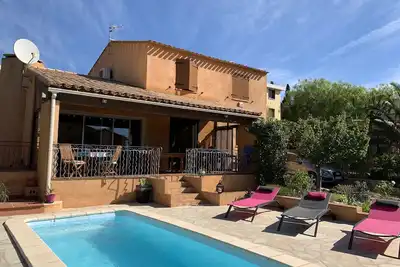 Image de Villa, with private swimming pool, near  city center Bandol, parking, quiet