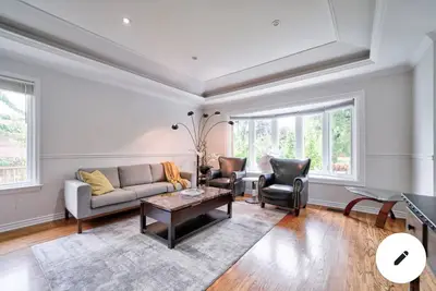 Image de Thornhill Spacious 3Br3Bath Home